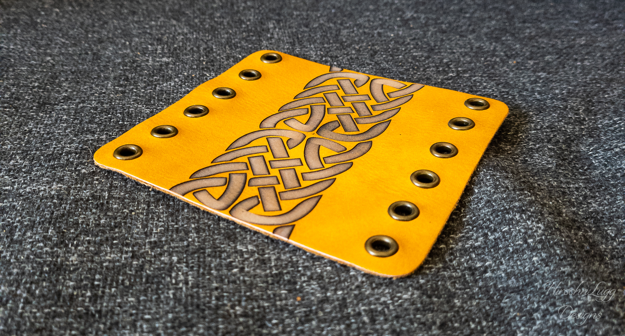 Ledergravur keltische Knoten Motorradgriff